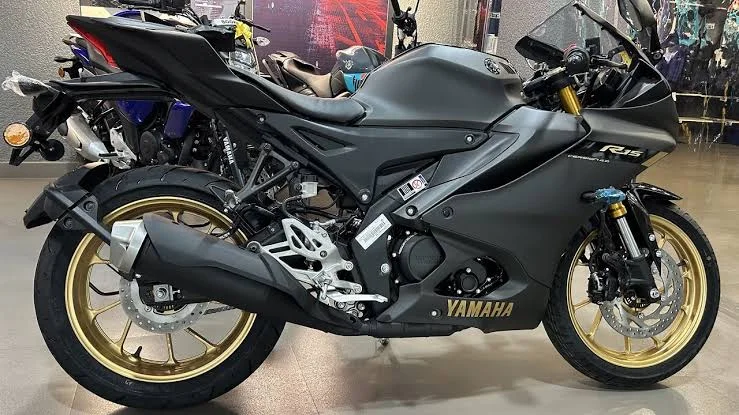 Yamaha R15